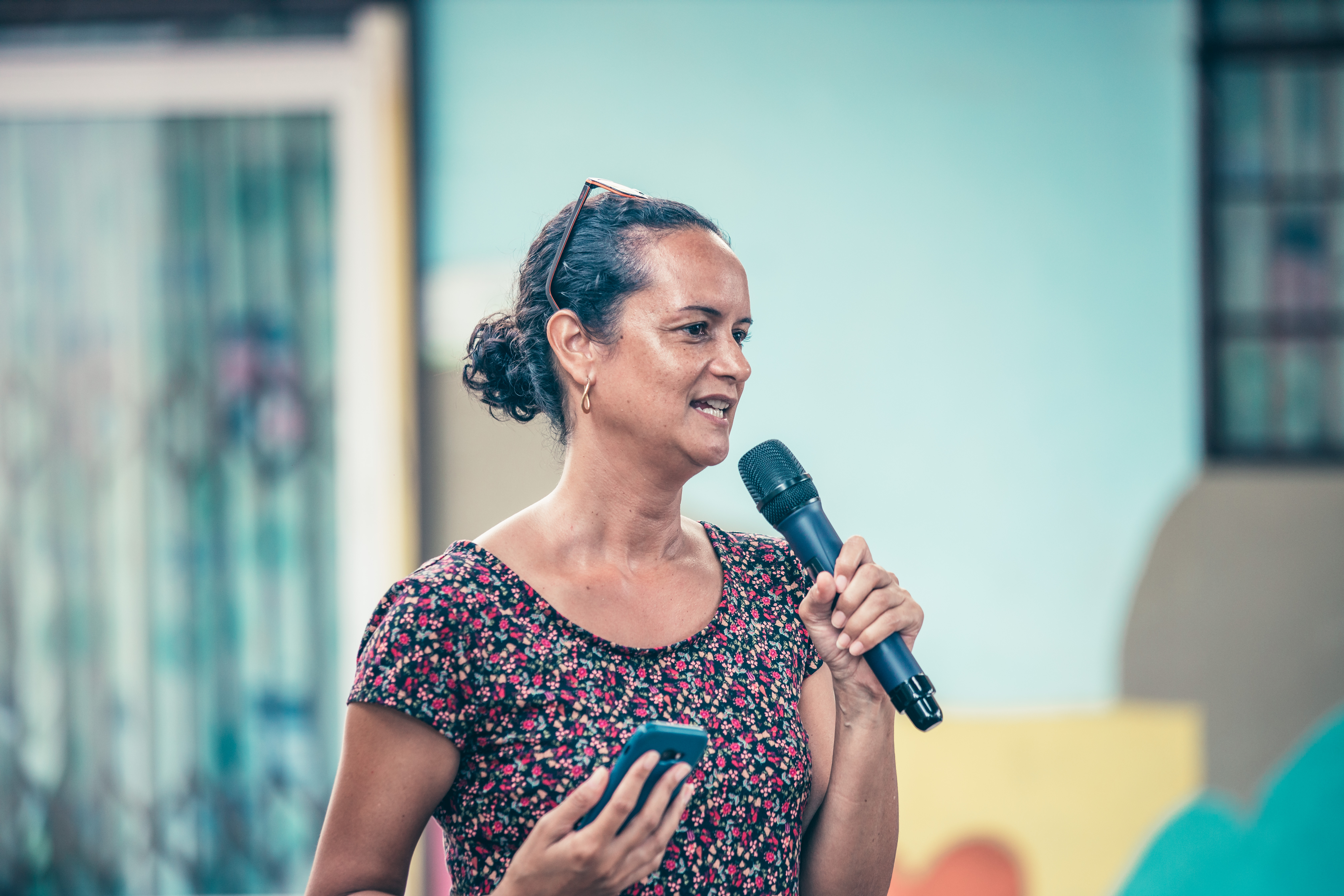 Martine de Souza speaking to the public